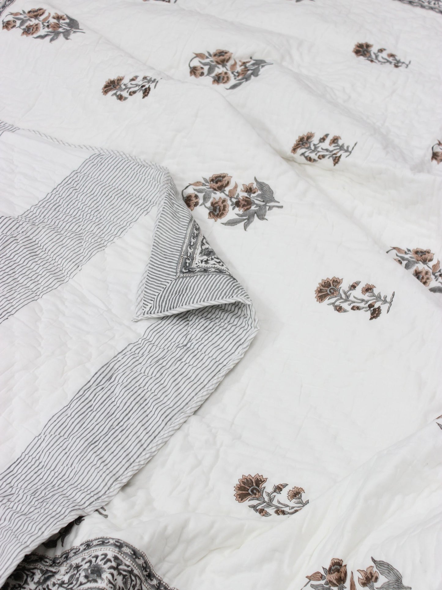 Autumn blossom Mulmul Quilt