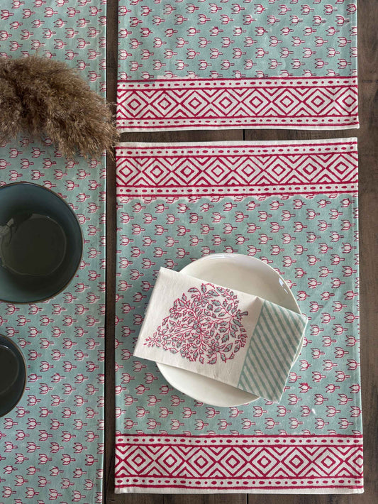 Lotus table linen set