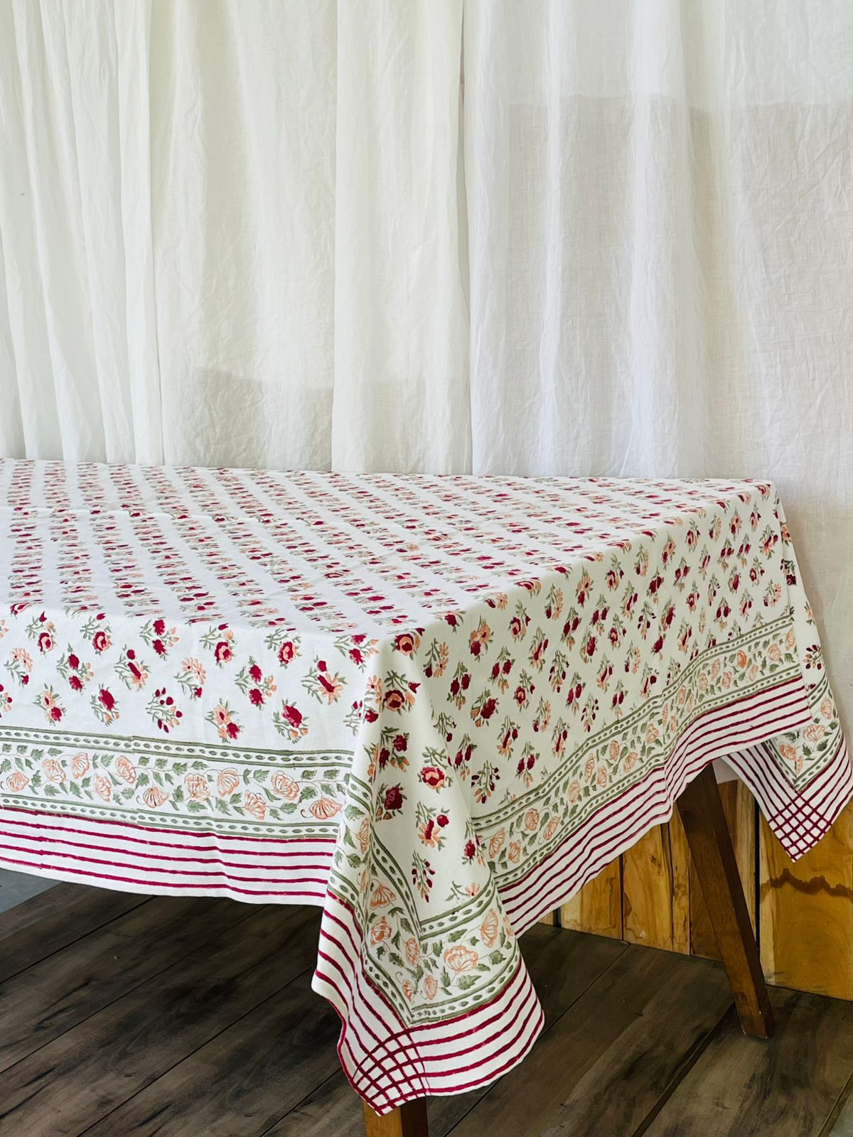 Laal Gulab Kenari Cotton Tablecloth