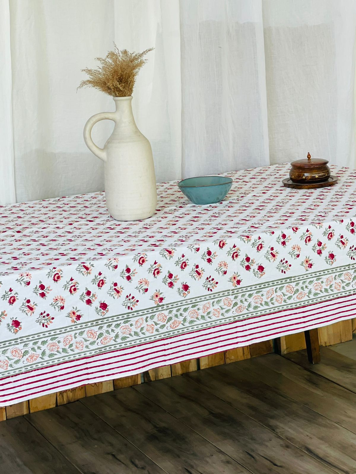 Laal Gulab Kenari Cotton Tablecloth