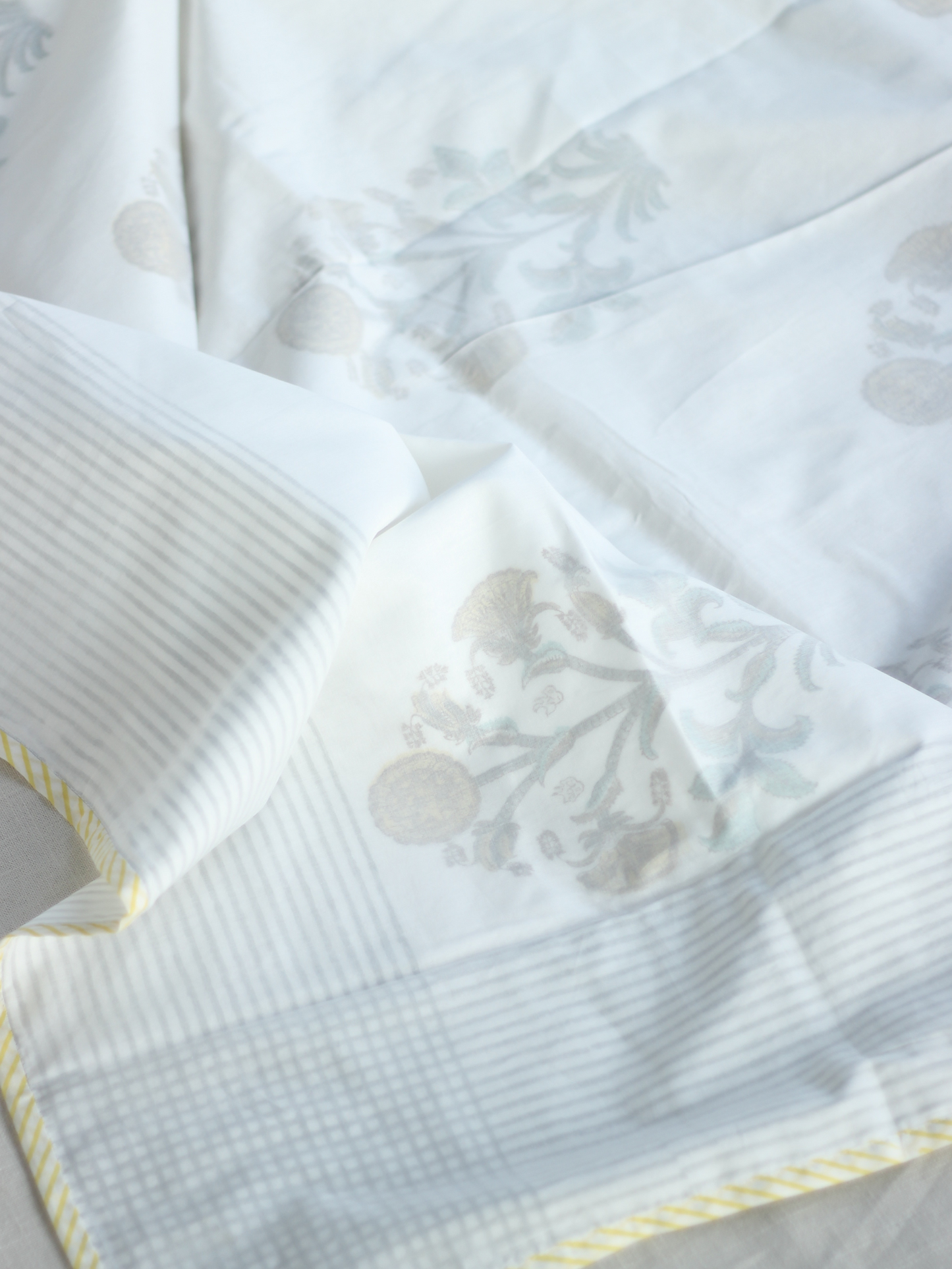 Sunlit Meadows Muslin Dohar