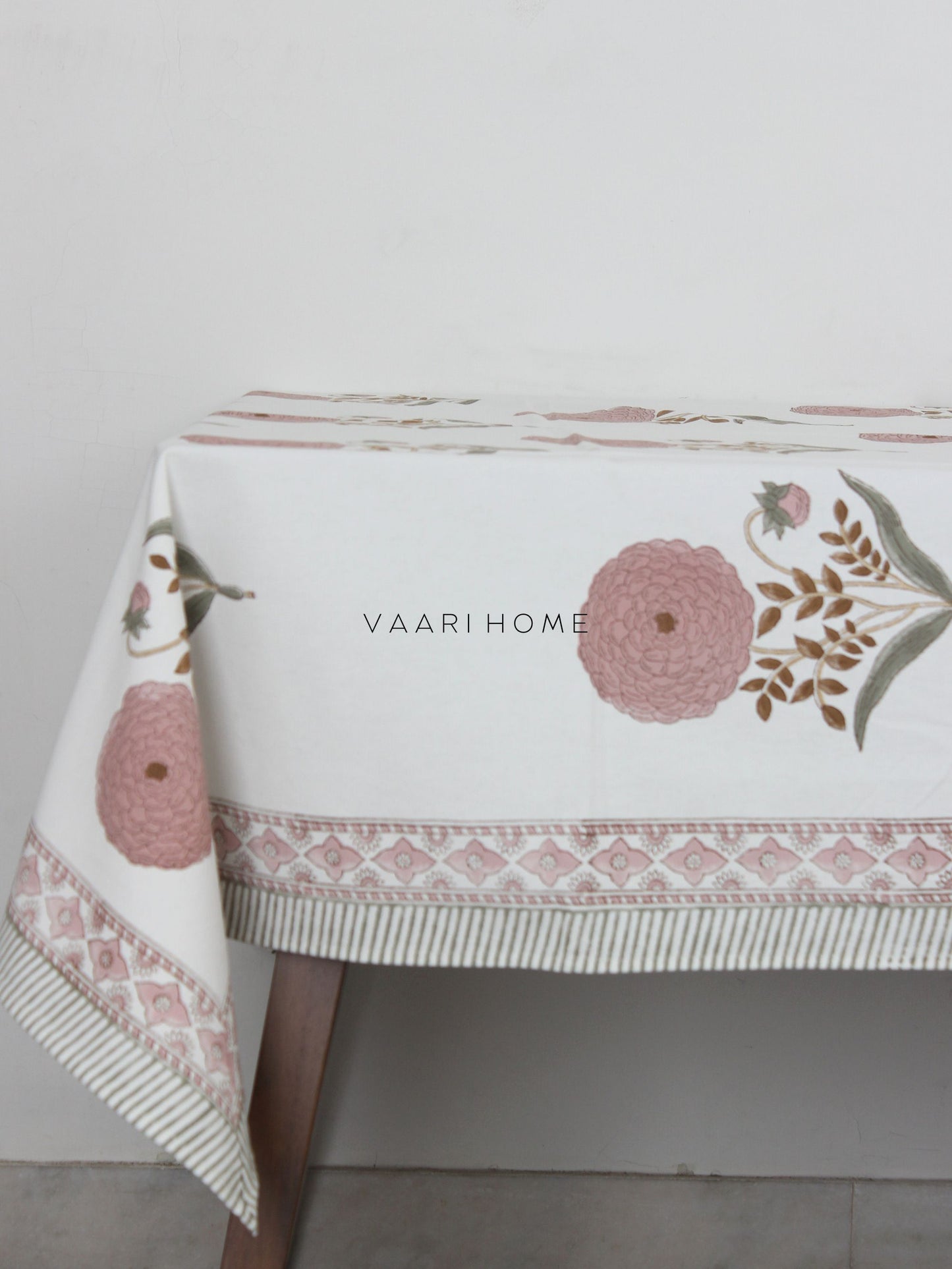 Rosa print table cover