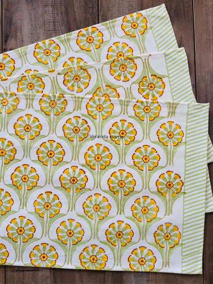 Retro Floral Placemat & Napkin Set