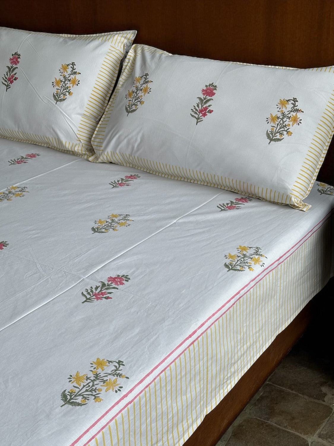 Sunset Flora Bedsheet