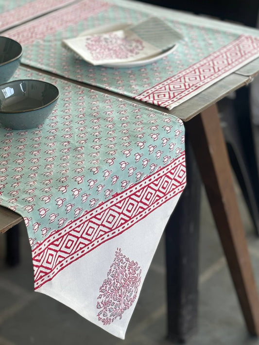 Lotus table linen set