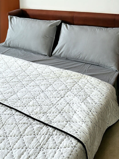Manufacturer of Cotton Kantha Quilts