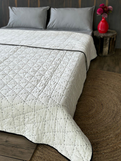 Manufacturer of Cotton Kantha Quilts