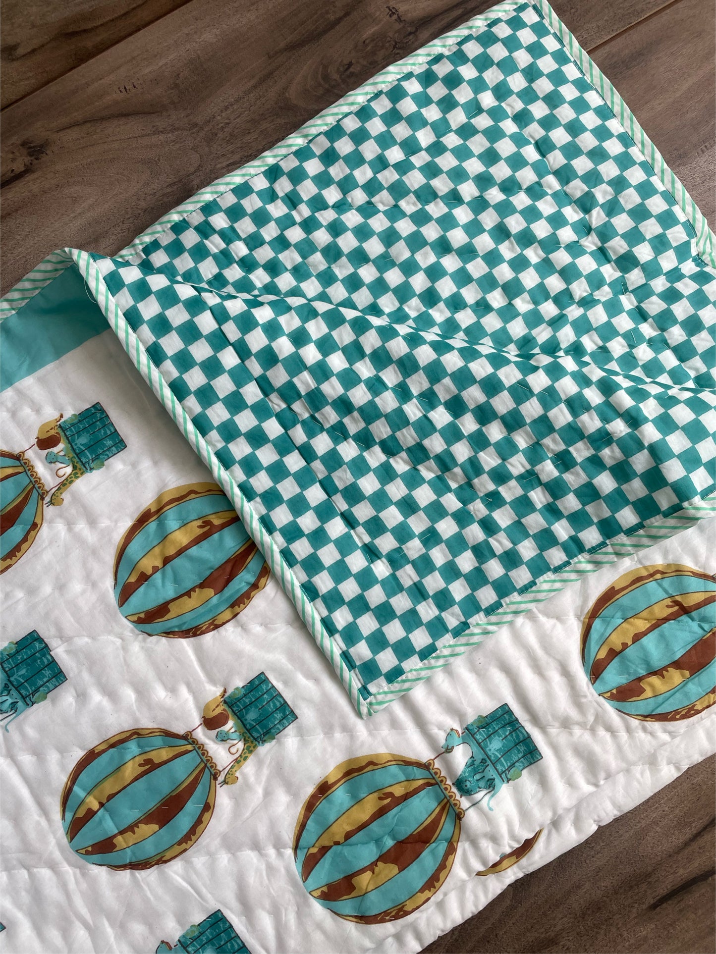Hot air balloon print mulmul baby quilt